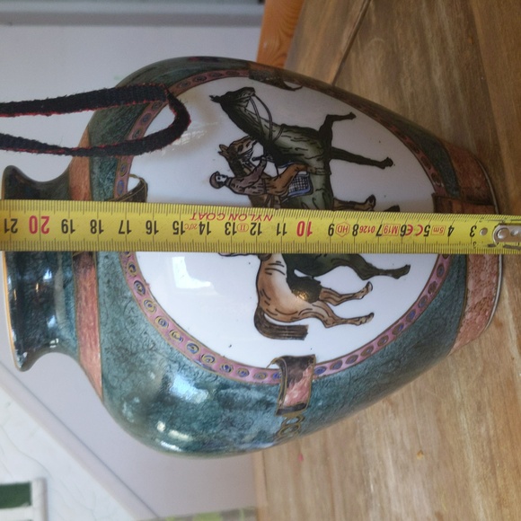 Vintage WBI Porcelain Chinese Equestrian Vase - Picture 8 of 11